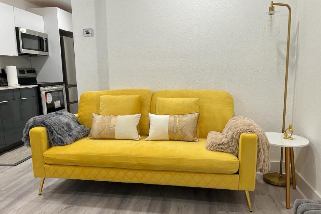 Photo of Livingroom in Peak's Suburban Addition