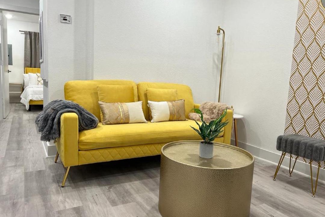 Photo of Livingroom in Peak's Suburban Addition