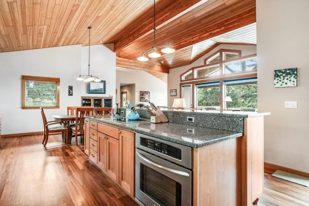 Photo of Kitchen in Neahkahnie Beach