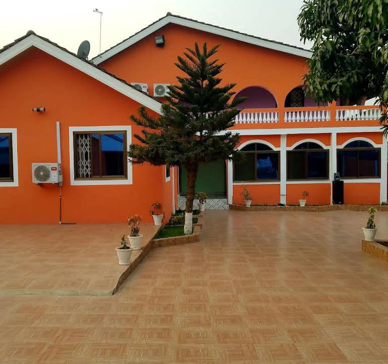 Photo of Buildings in Ngleshi Amanfro