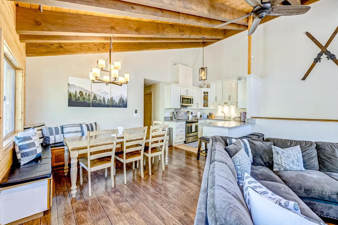 Photo of Livingroom in Tahoe Village