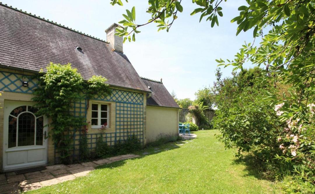 Photo of Buildings in Le Manoir