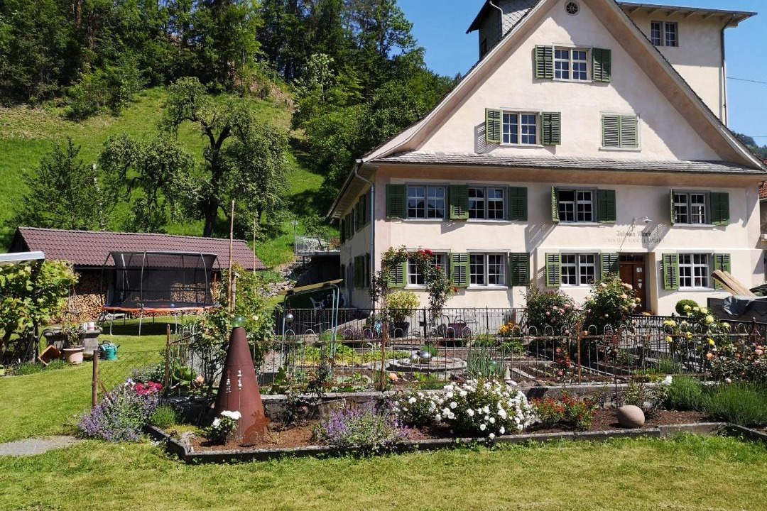 Photo of Buildings in Roethis