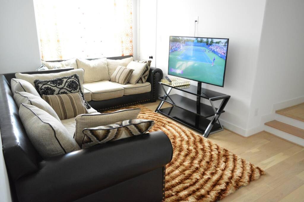 Photo of Livingroom in South Central Houston