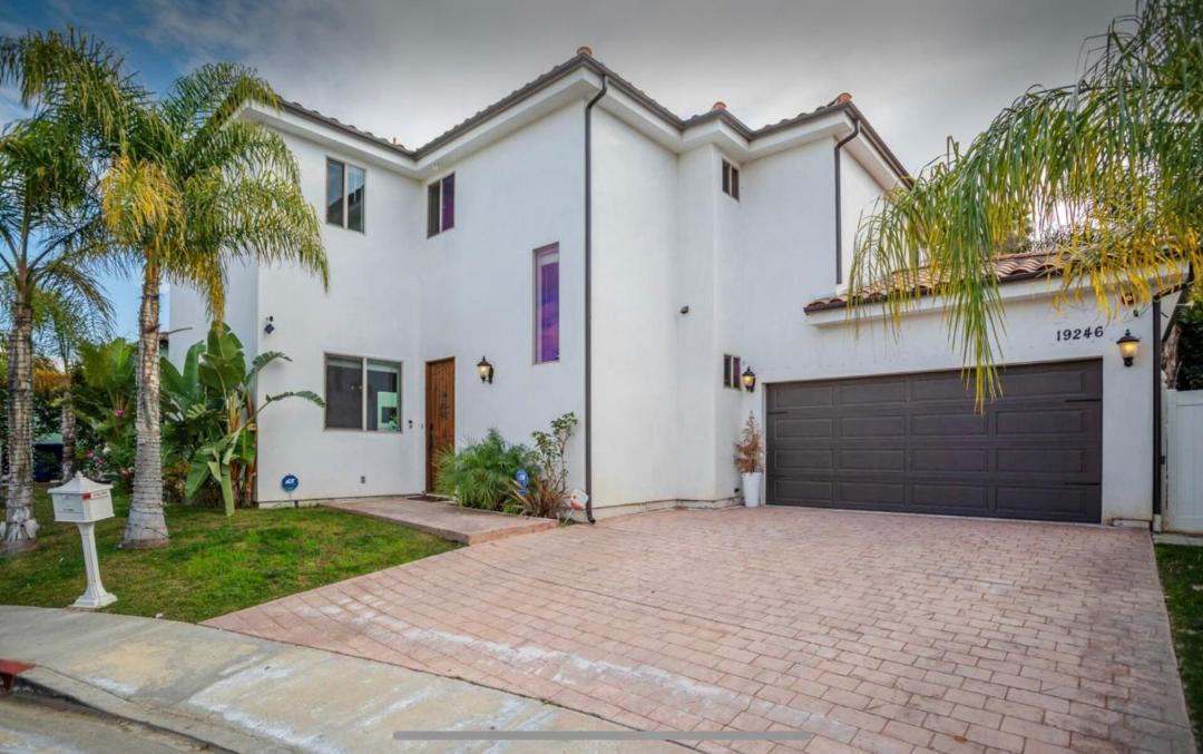 Photo of Buildings in Tarzana