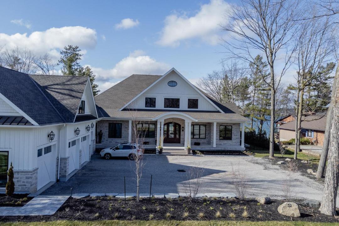 Photo of Buildings in Barrie