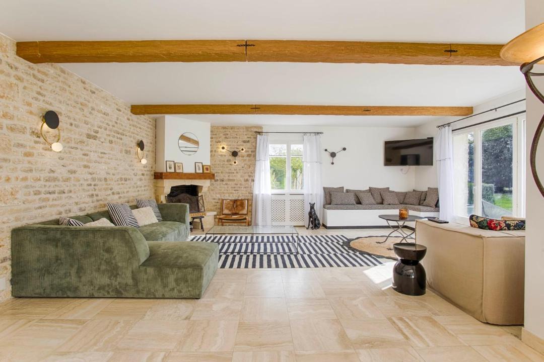 Photo of Livingroom in Saint-Etienne-la-Thillaye