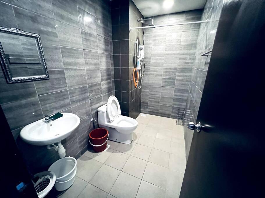Photo of Bathroom in Kampung Bukit Dukong