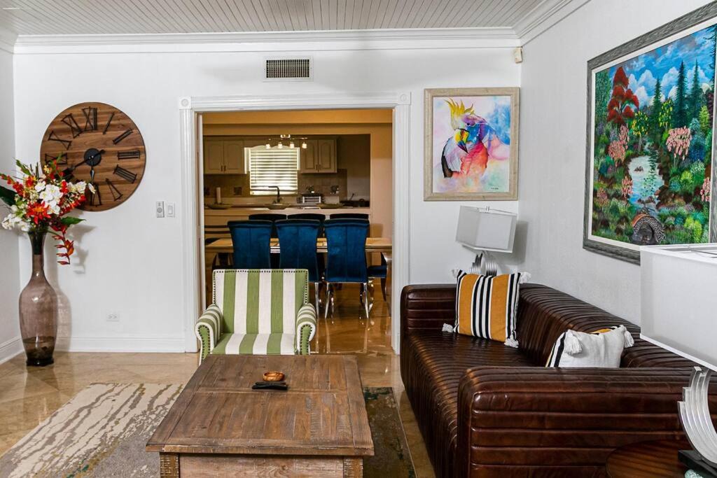 Photo of Livingroom in Nassau