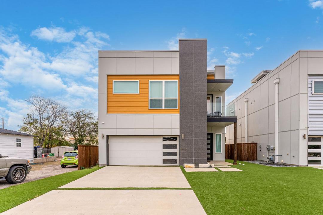 Photo of Buildings in West Dallas