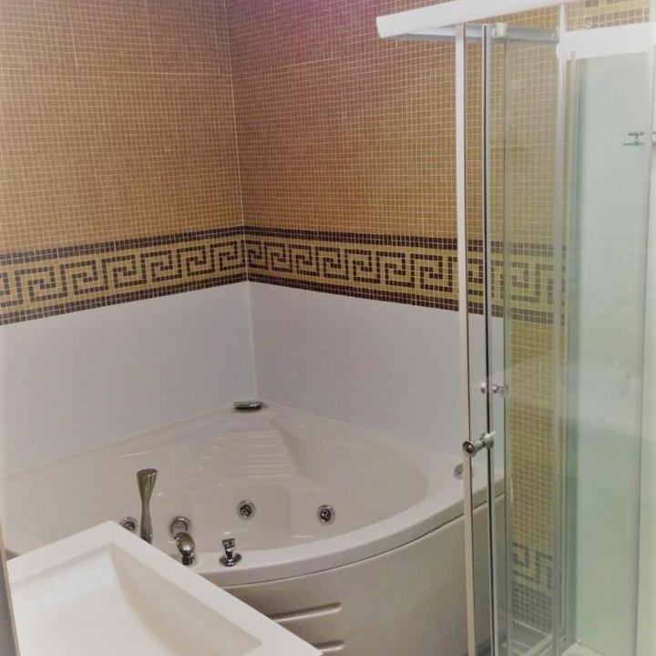 Photo of Bathroom in Schaarbeek