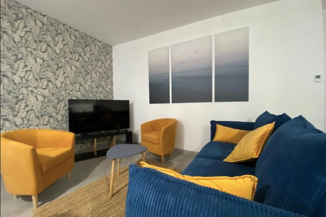 Photo of Livingroom in Prefecture