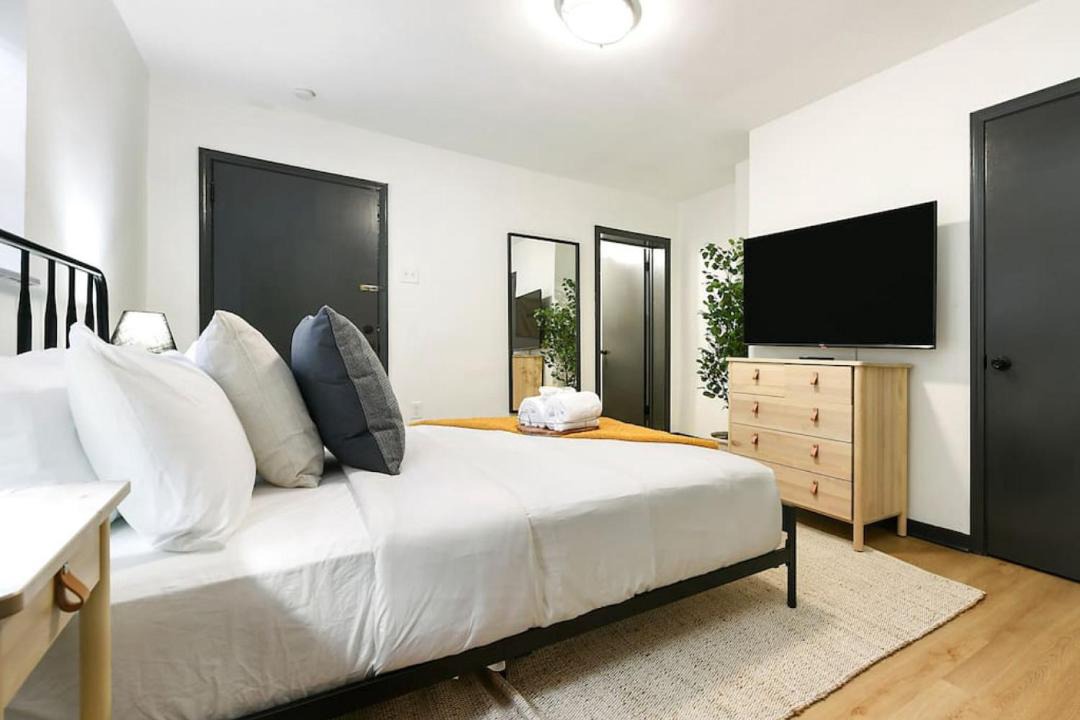 Photo of Bedroom in Lower Lawrenceville