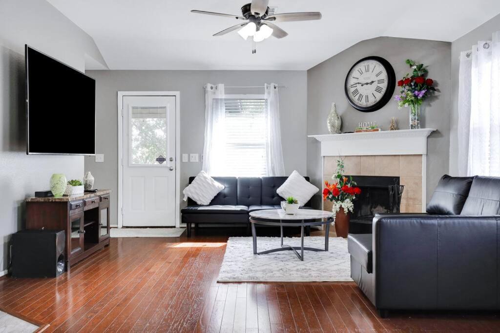 Photo of Livingroom in Wetmore