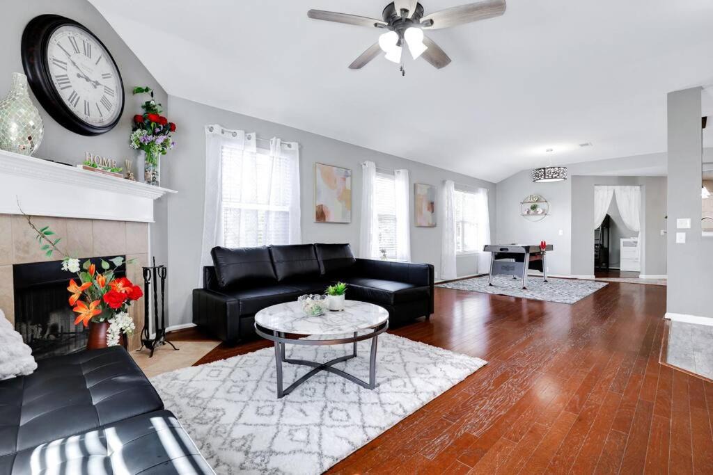 Photo of Livingroom in Wetmore