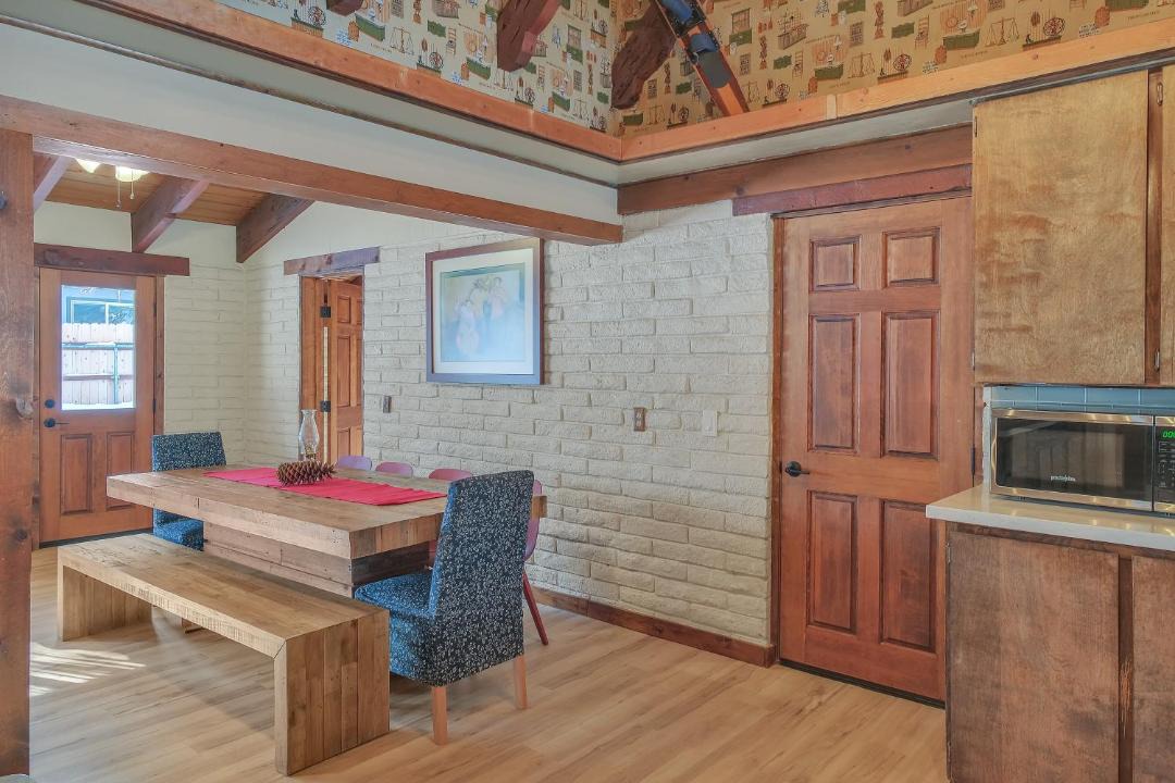 Photo of Livingroom in Lower Kingsbury
