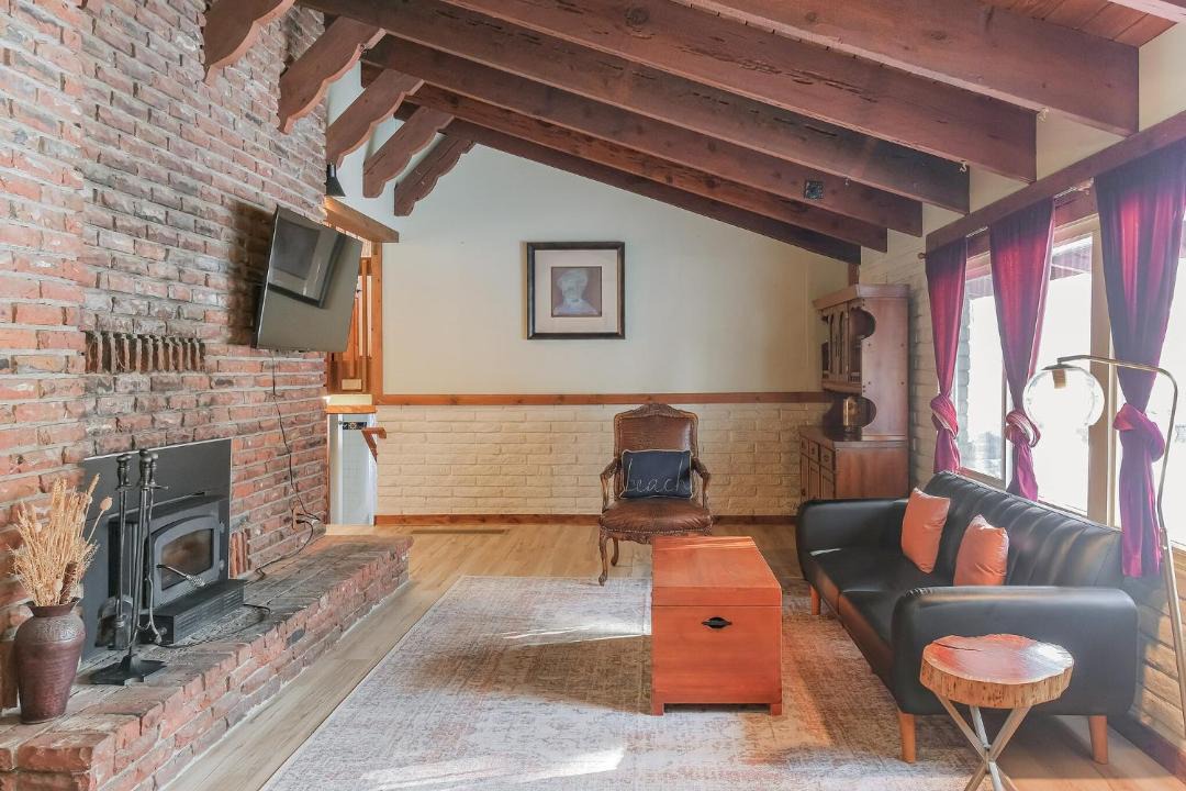 Photo of Livingroom in Lower Kingsbury