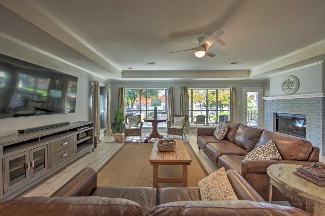 Photo of Livingroom in Enchanted Oaks