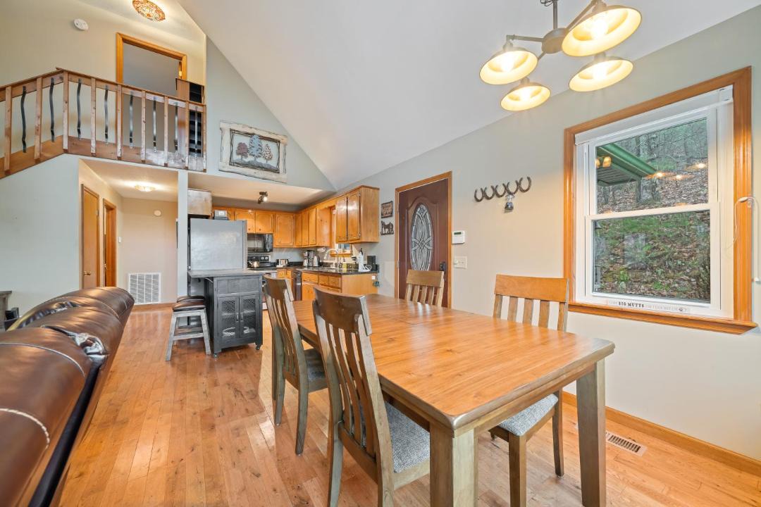 Photo of Livingroom in Blairsville