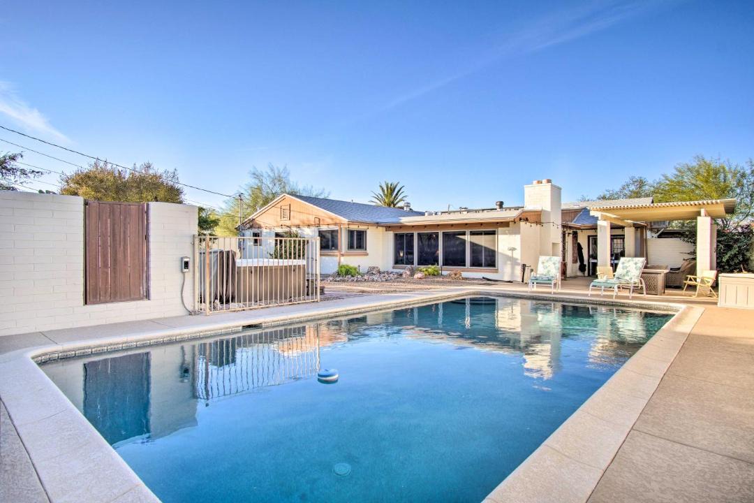 Photo of Outdoor in Peter Howell