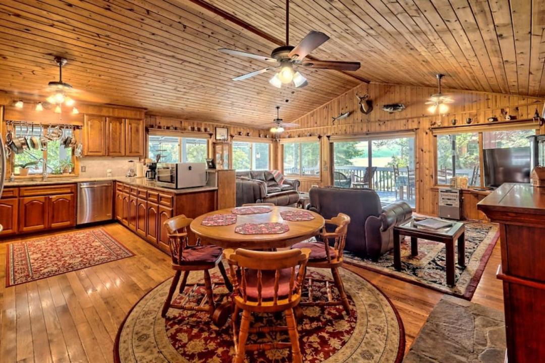 Photo of Livingroom in Clayton
