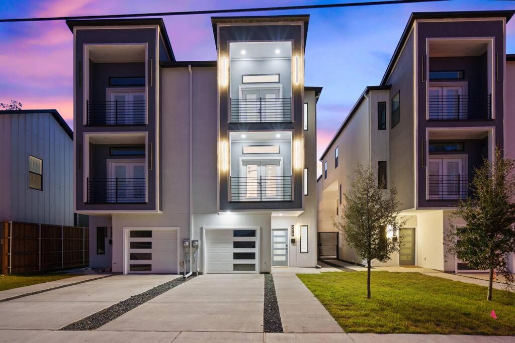 Photo of Buildings in West Dallas