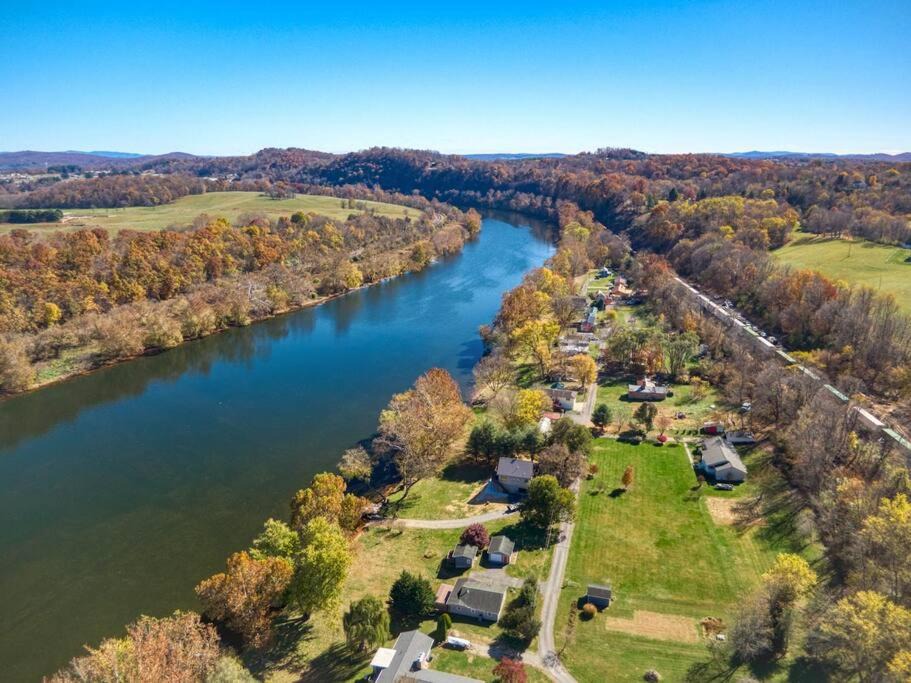 Photo of Outdoor in Belspring