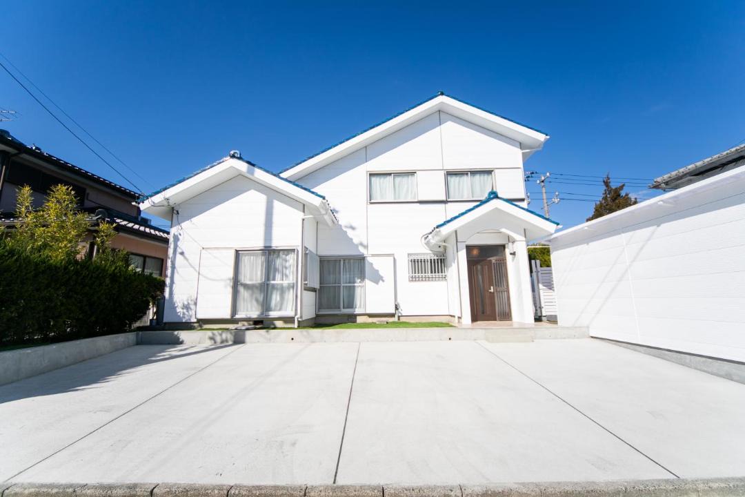Photo of Buildings in Kuwana