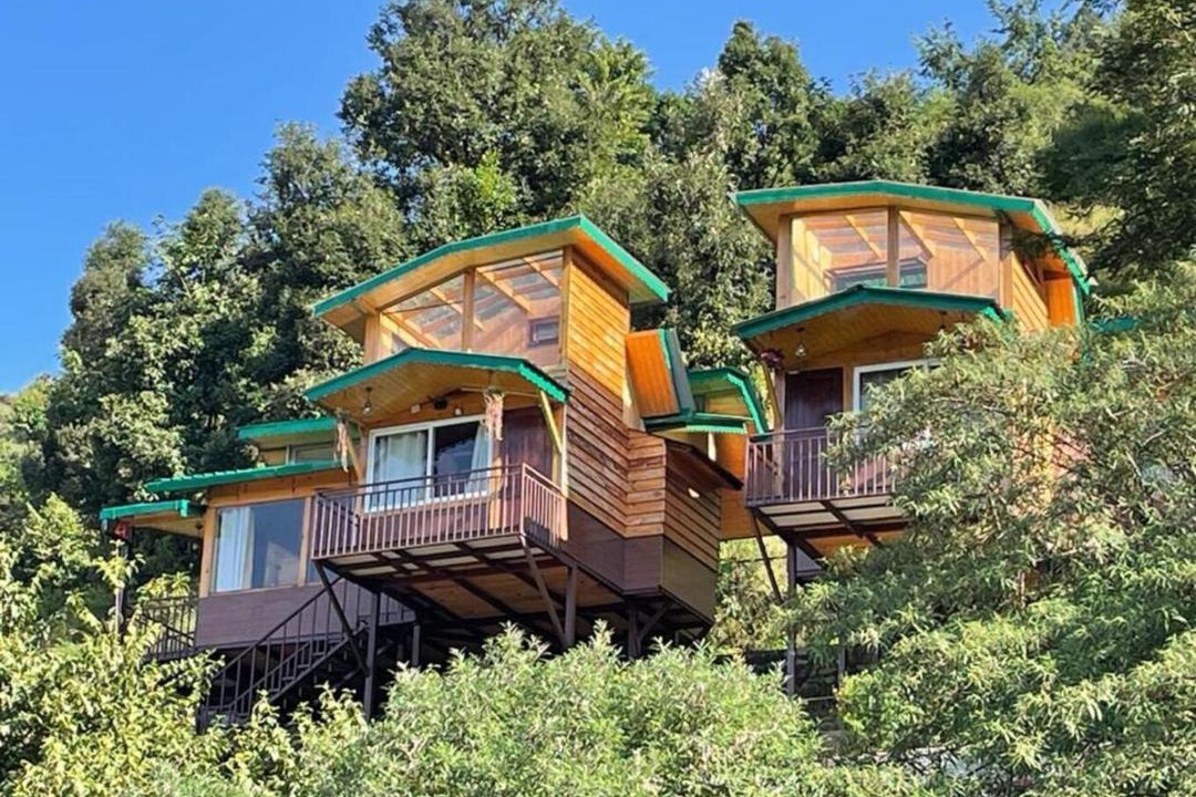 Photo of Buildings in Naina Range