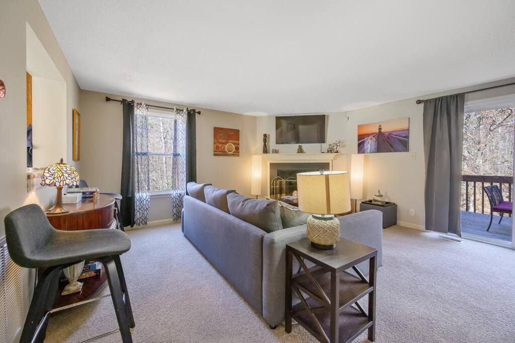 Photo of Livingroom in North Raleigh