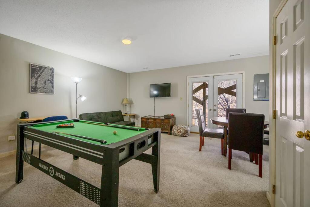 Photo of Livingroom in North Raleigh