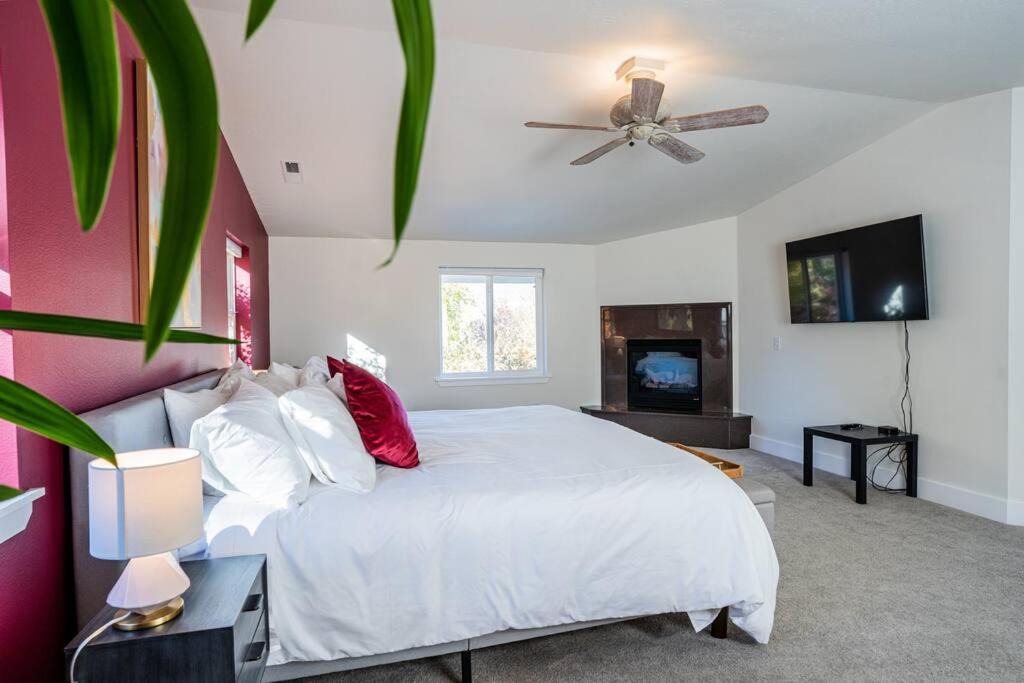 Photo of Bedroom in Ashland