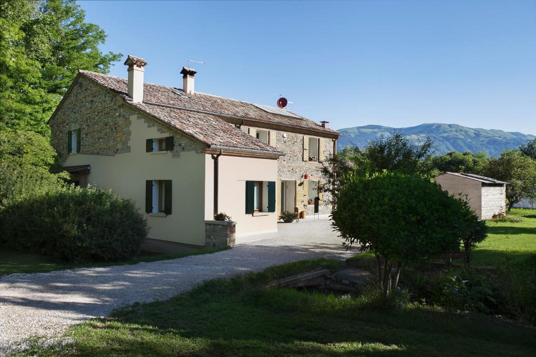 Photo of Buildings in Pederobba