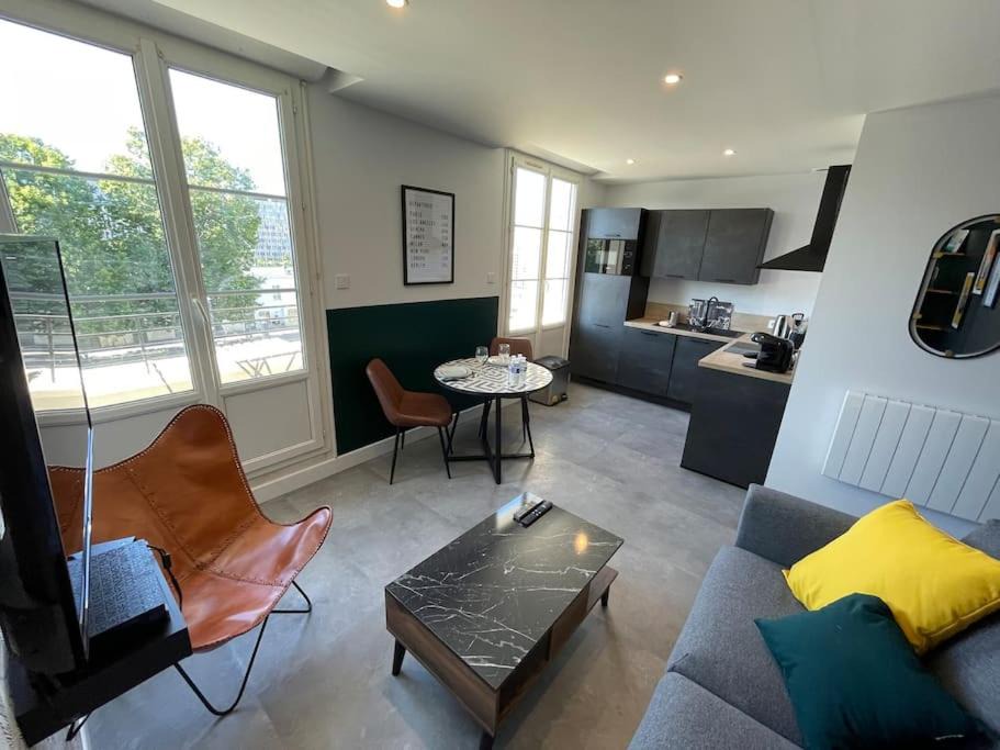 Photo of Livingroom in Le Marais