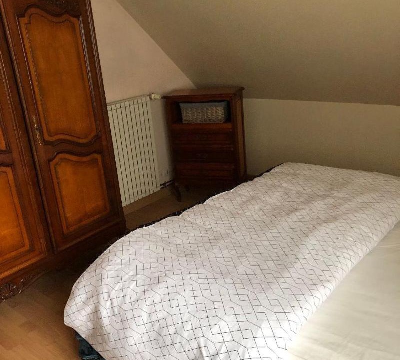 Photo of Bedroom in Montfort-le-Gesnois