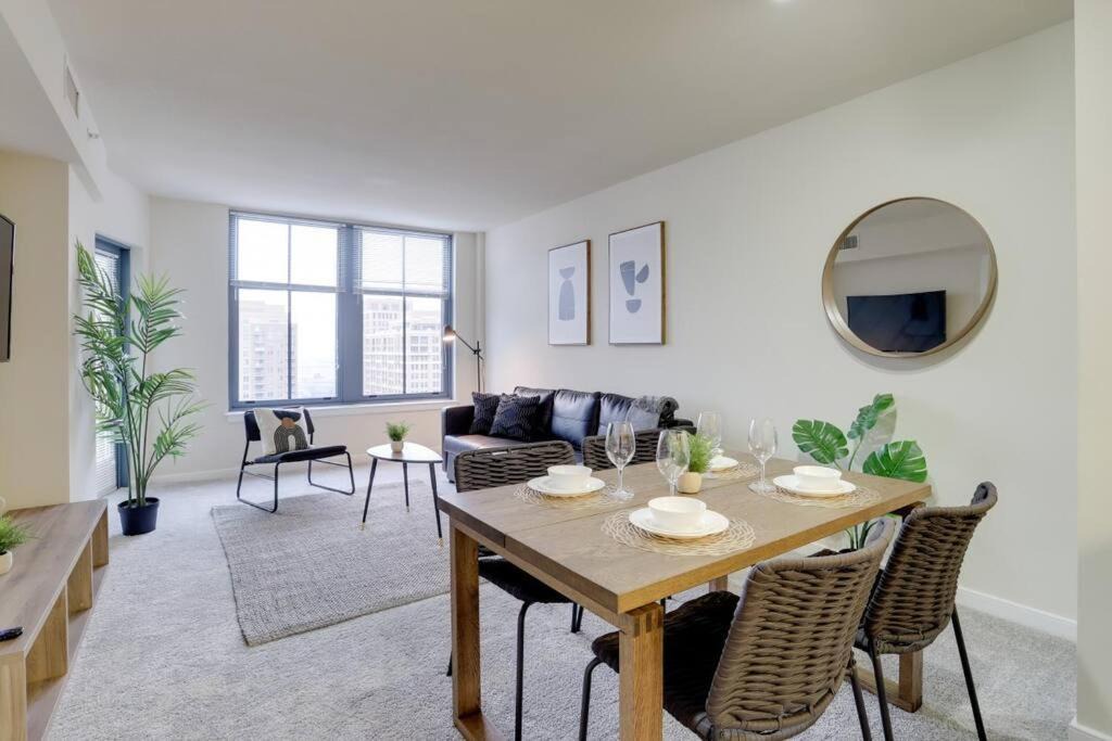 Photo of Livingroom in Aurora Highlands