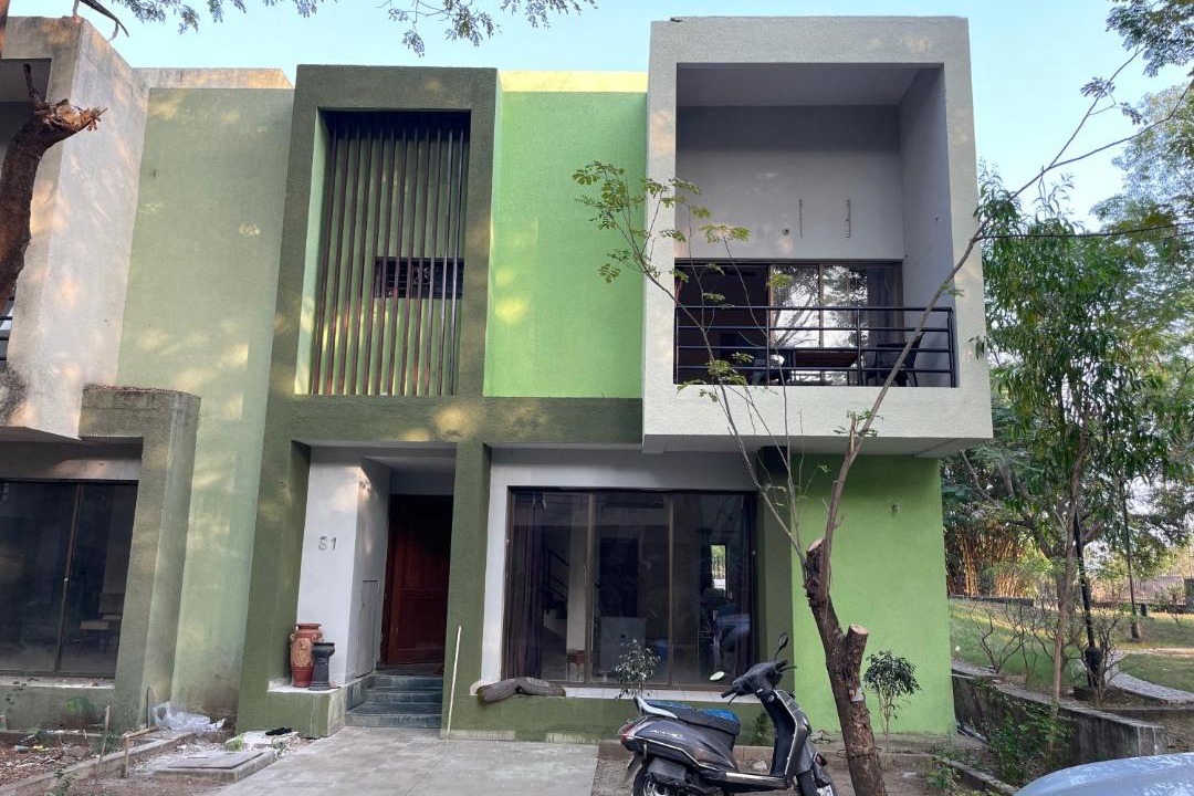 Photo of Buildings in Hingana