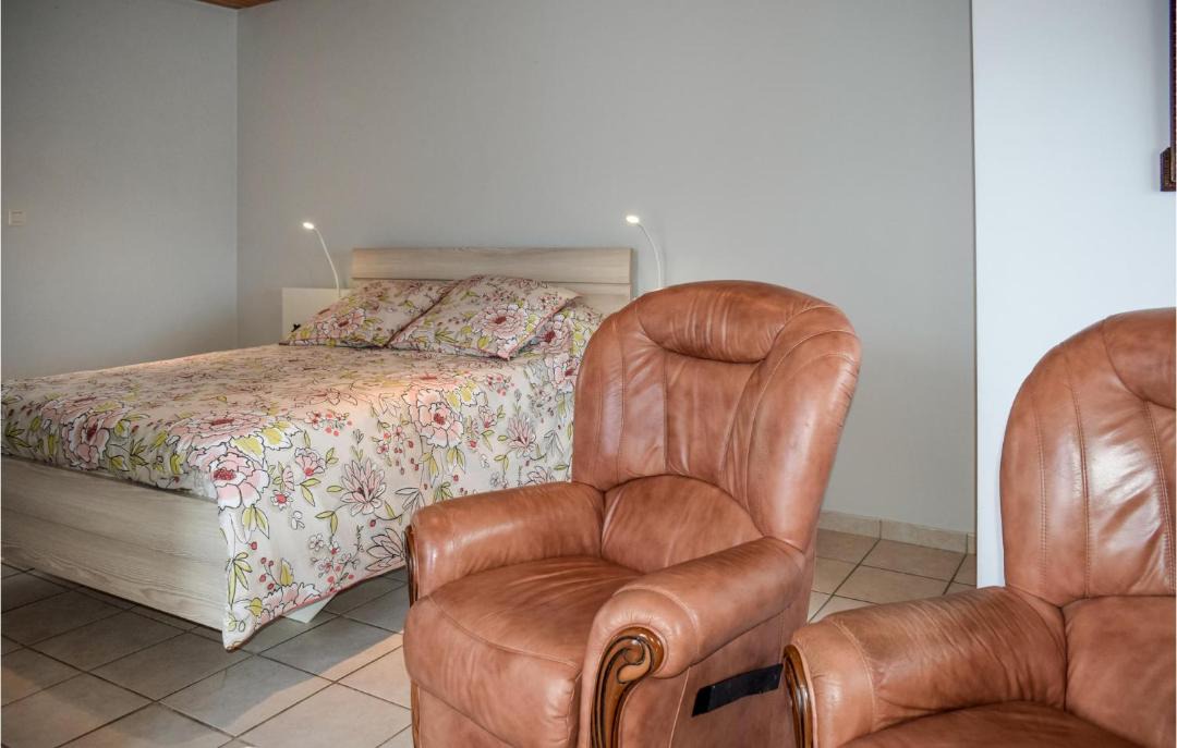 Photo of Bedroom in Quemperven