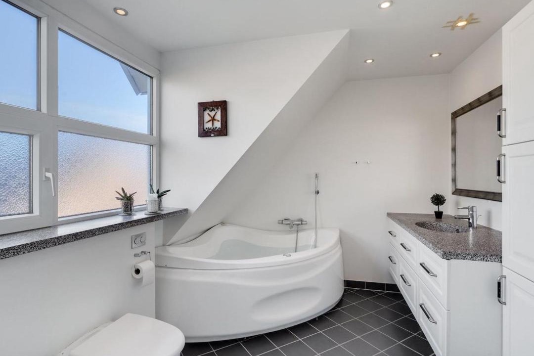 Photo of Bathroom in Fur