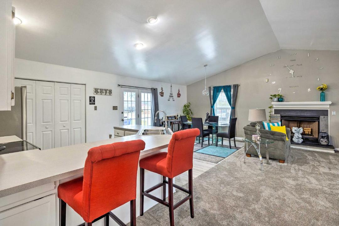 Photo of Livingroom in East Highland Park