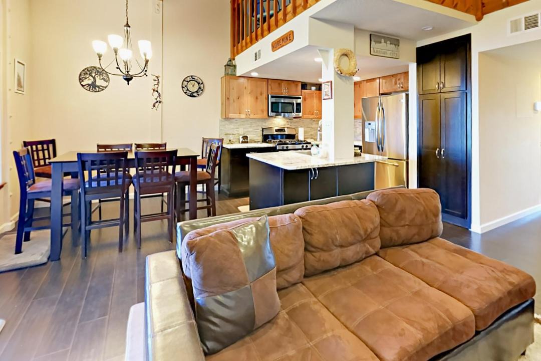 Photo of Livingroom in Tahoe Village