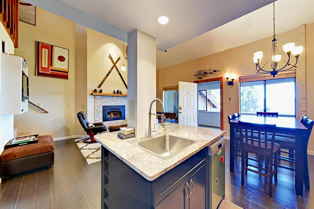 Photo of Livingroom in Tahoe Village