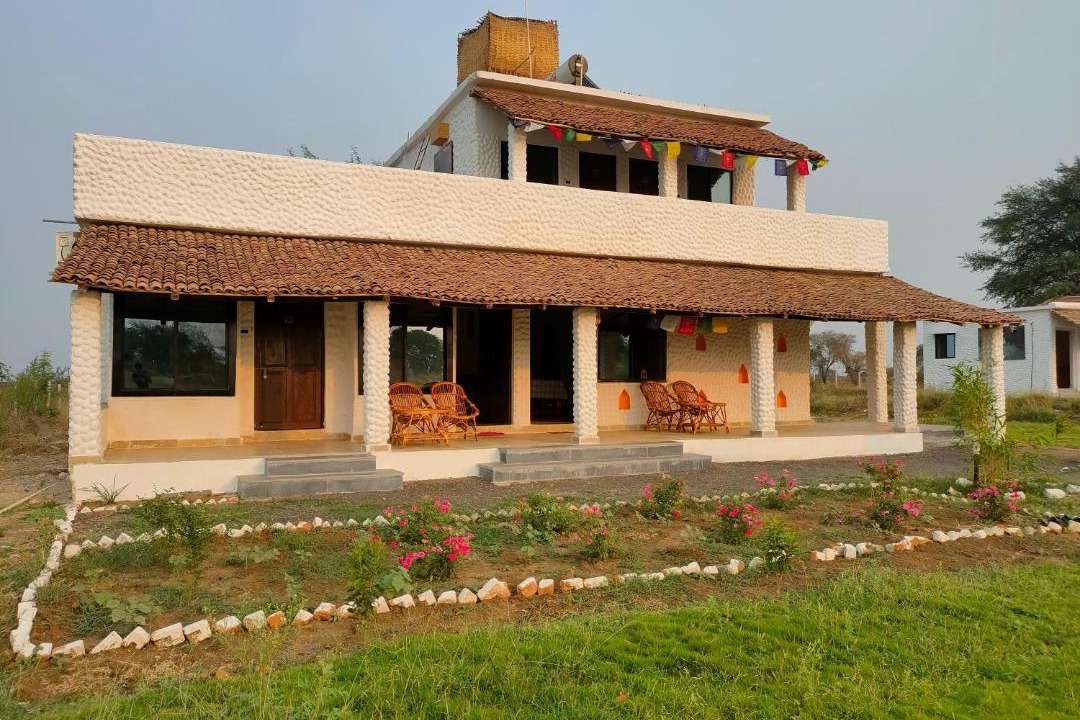 Photo of Buildings in Tekadi Mandavzari