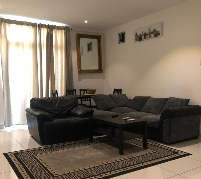 Photo of Livingroom in Cantonments