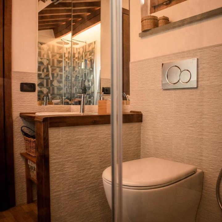 Photo of Bathroom in Calci