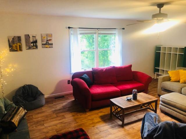 Photo of Livingroom in Stanley