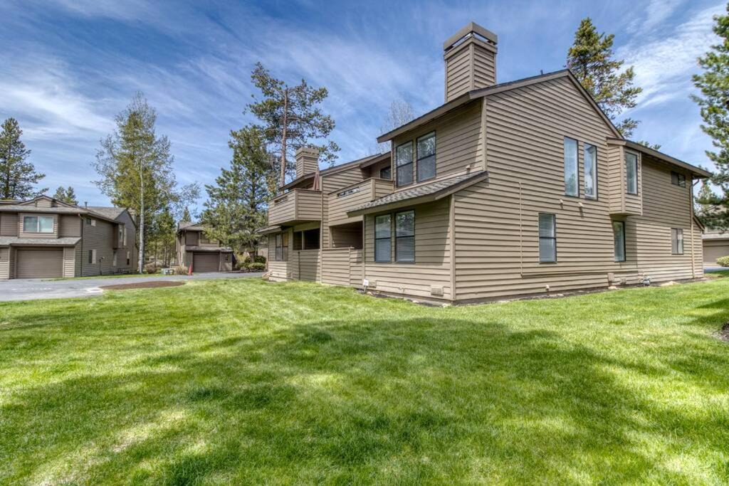 Photo of Buildings in Sunriver