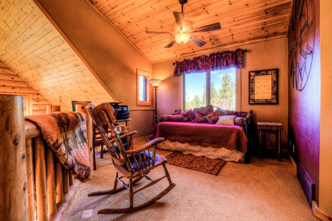 Photo of Livingroom in Lead