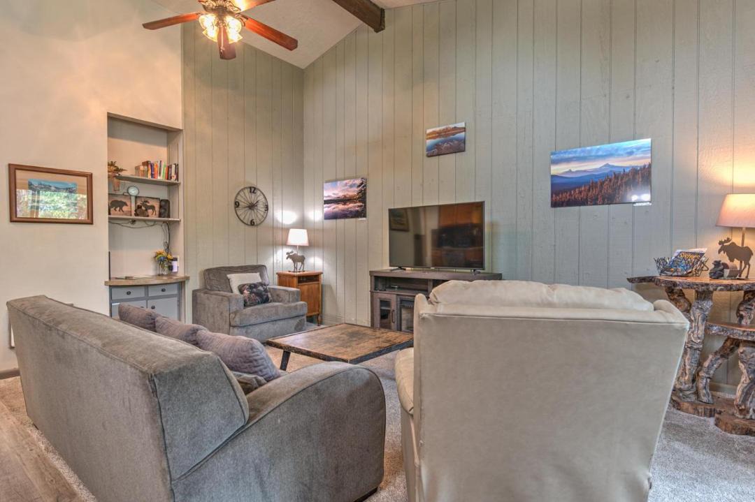 Photo of Livingroom in Sunriver