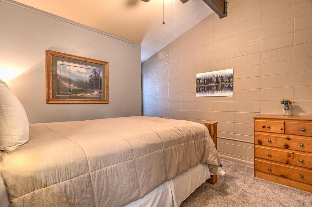 Photo of Bedroom in Sunriver